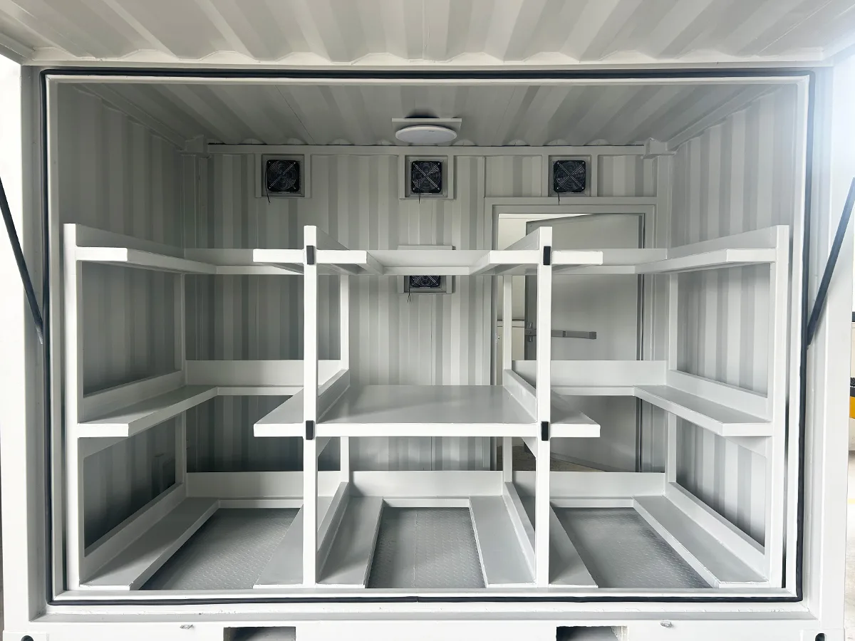 拓维®特箱工厂设备集装箱内部支架花纹地板和检修通道实拍